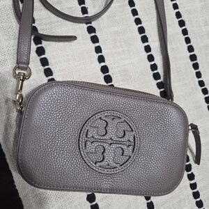 Tory Burch Pebbled Leather Crossbody in Taupe Gray